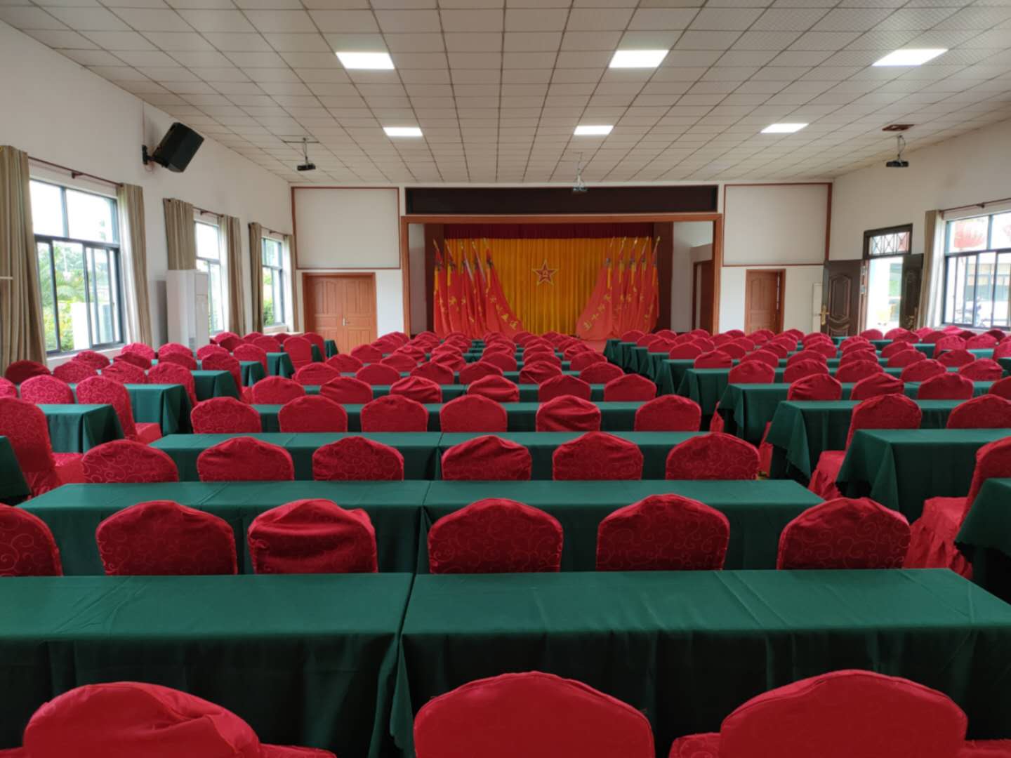 基地300人会场